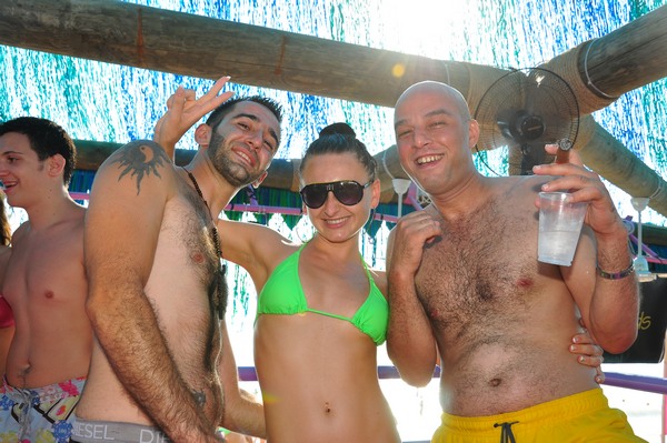 Champagne Showers @ Edde Sands
